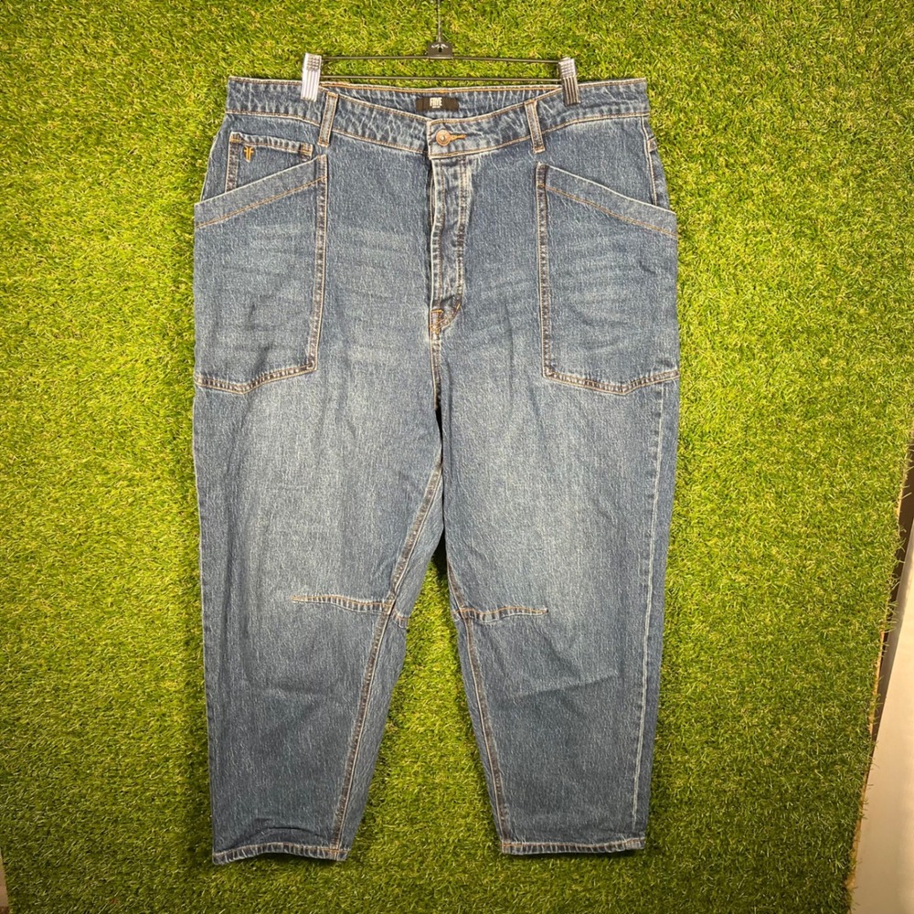 Frye Womens Carpenter Jeans Size 16 Medium Wash Blue High Rise Tapered Leg‎ 4697